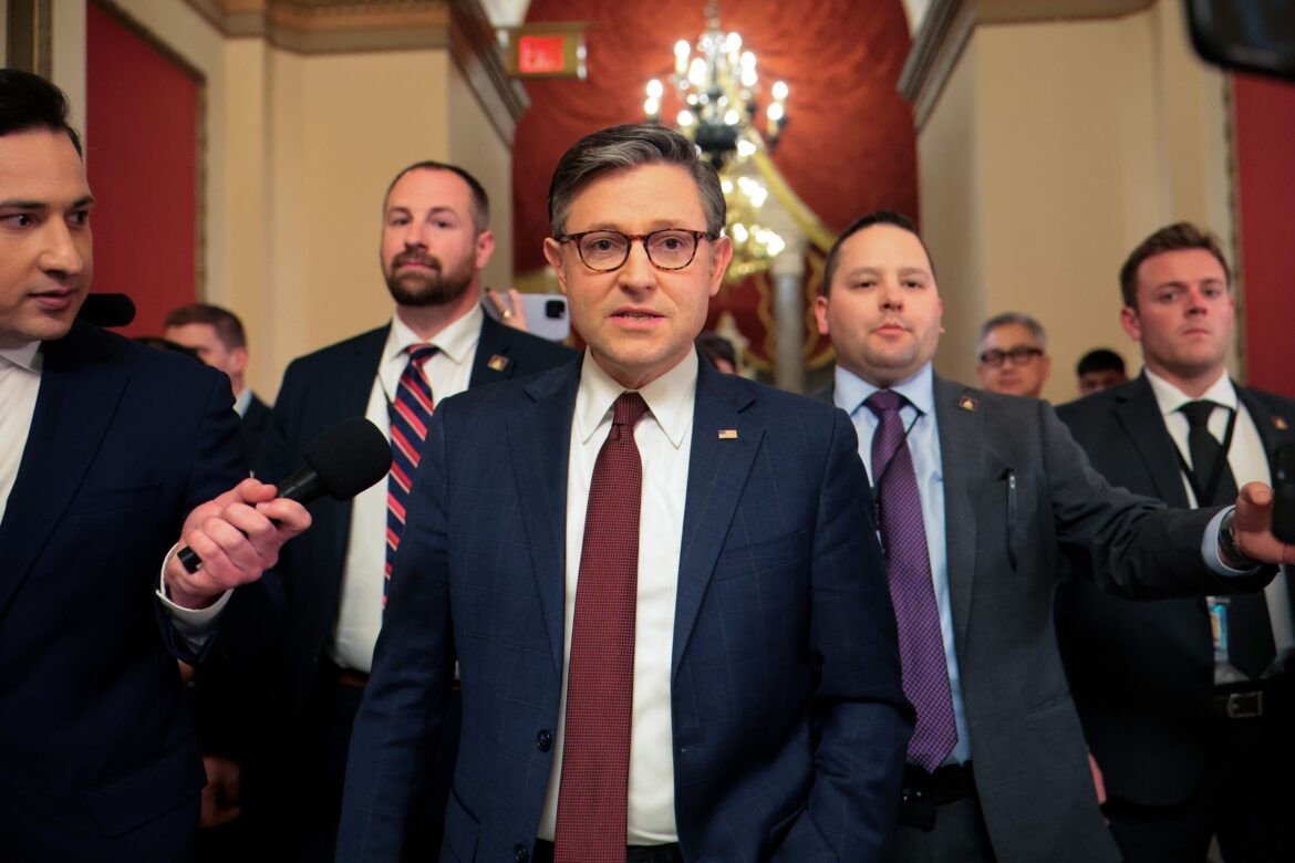 हाउस प्लान GOP खर्च करने वाले बिल पर ट्रम्प लॉबीज़ रिपब्लिकन होल्डआउट्स के रूप में वोट करें