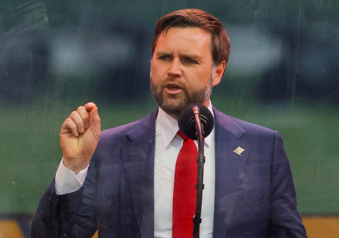 आव्रजन विरोध के रूप में ला में vance जारी है