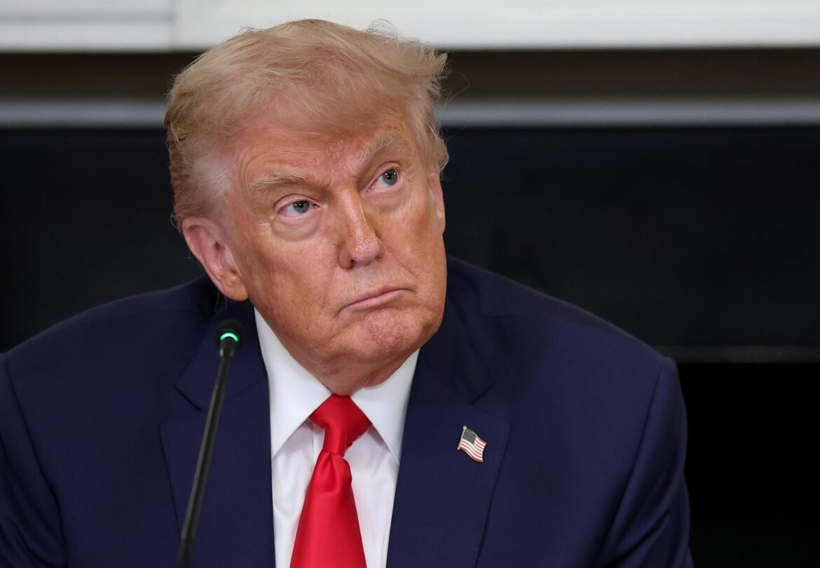 ट्रम्प के वकील ने न्यायाधीशों को संघीय अदालत में एनवाई हश मनी सजा की अपील को स्थानांतरित करने के लिए कहा