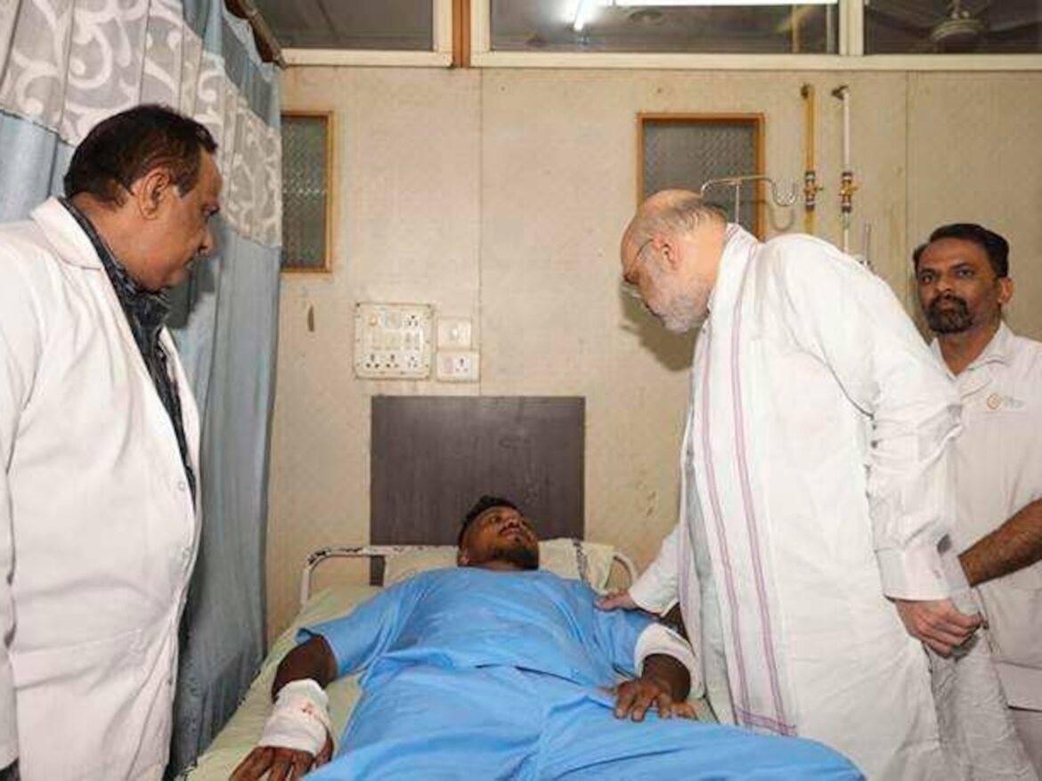 फोटो: भारत विमान दुर्घटना उत्तरजीवी