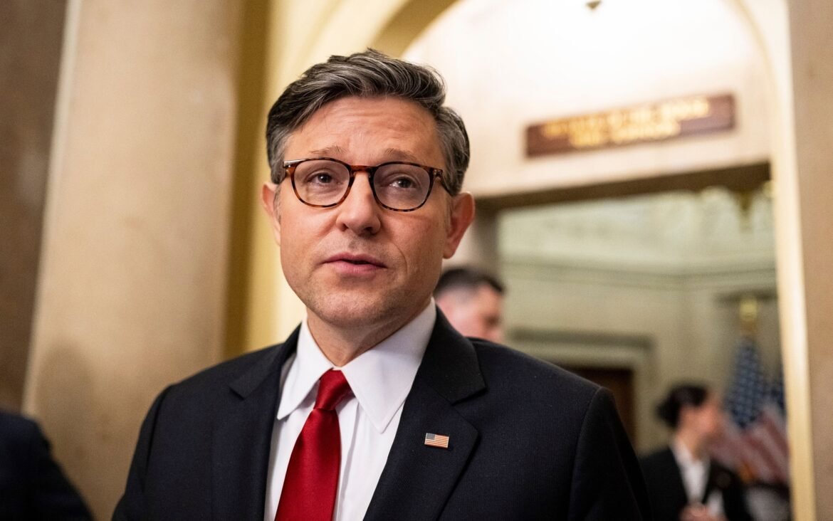 ट्रम्प के लिए जीत में, हाउस संकीर्ण रूप से बजट से $ 9B वापस करने के लिए प्रयास करता है - जिसमें सार्वजनिक प्रसारण और USAID में कटौती शामिल है